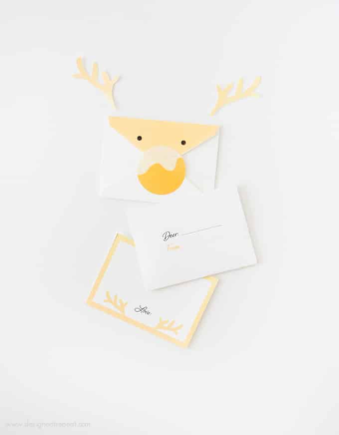These reindeer envelopes are so adorable and easy to make with the printables from Design Eat Repeat! The entire set is free and comes with the envelope, notecard, and sticker nose template! Great holiday idea!