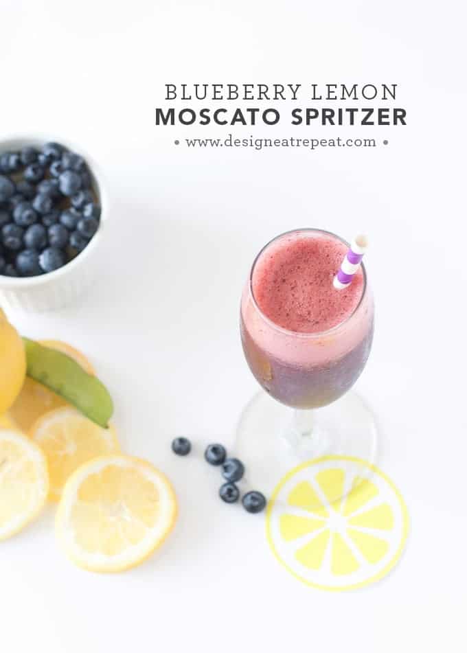 Blueberry Lemon Moscato Spritzers - These are so delicious & make the perfect summer refresher!
