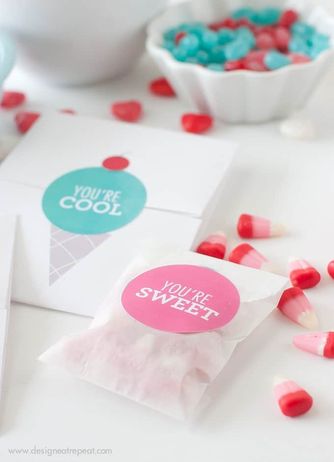 Download these free printable Valentine's Day labels at Design Eat Repeat