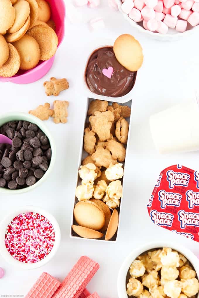 Make homemade Dunkaroos with a pudding cup & your favorite dippers!