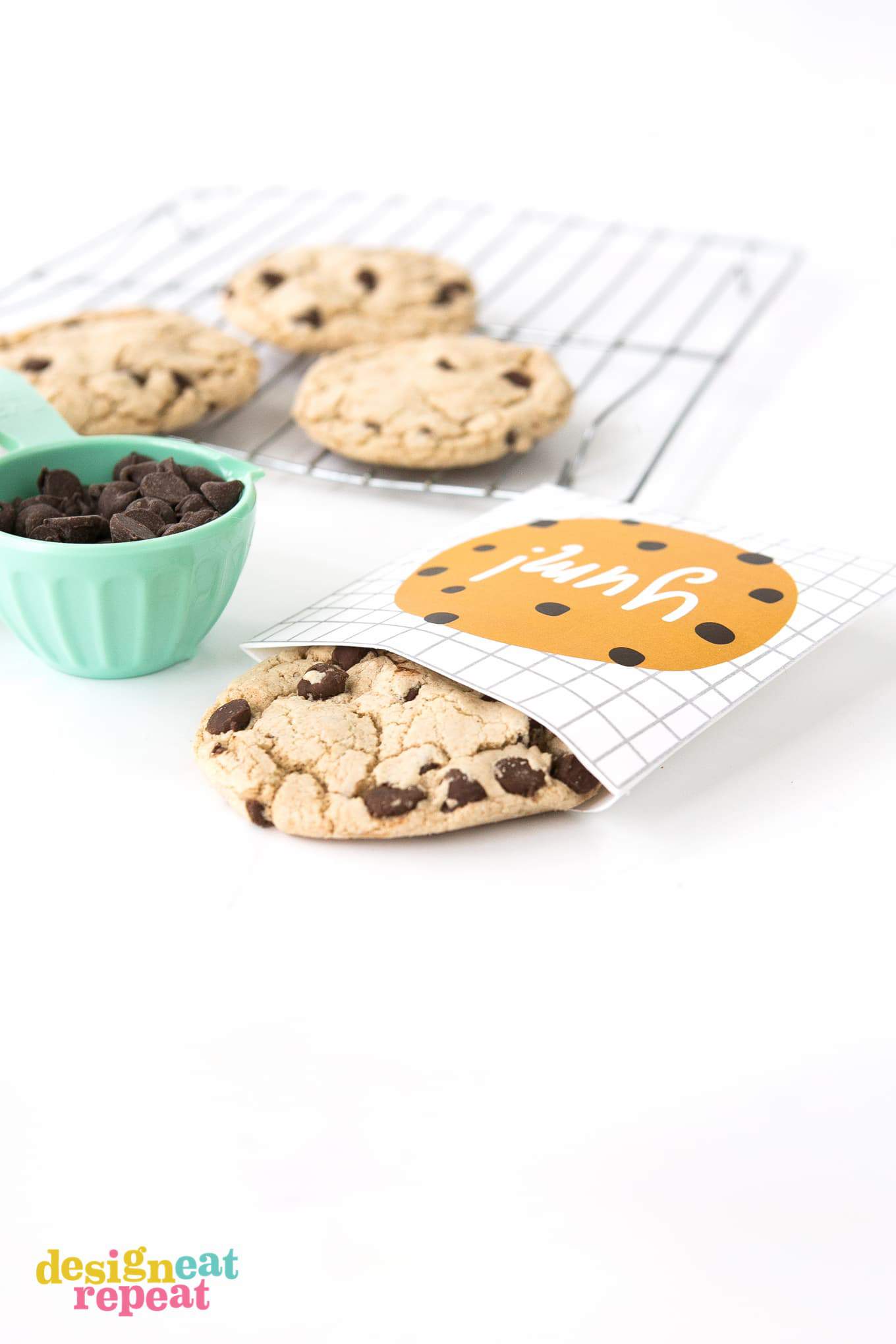 Yum printable chocolate chip cookie bag for a quick party favor, teacher appreciation gift, or just as a simple thank you treat!