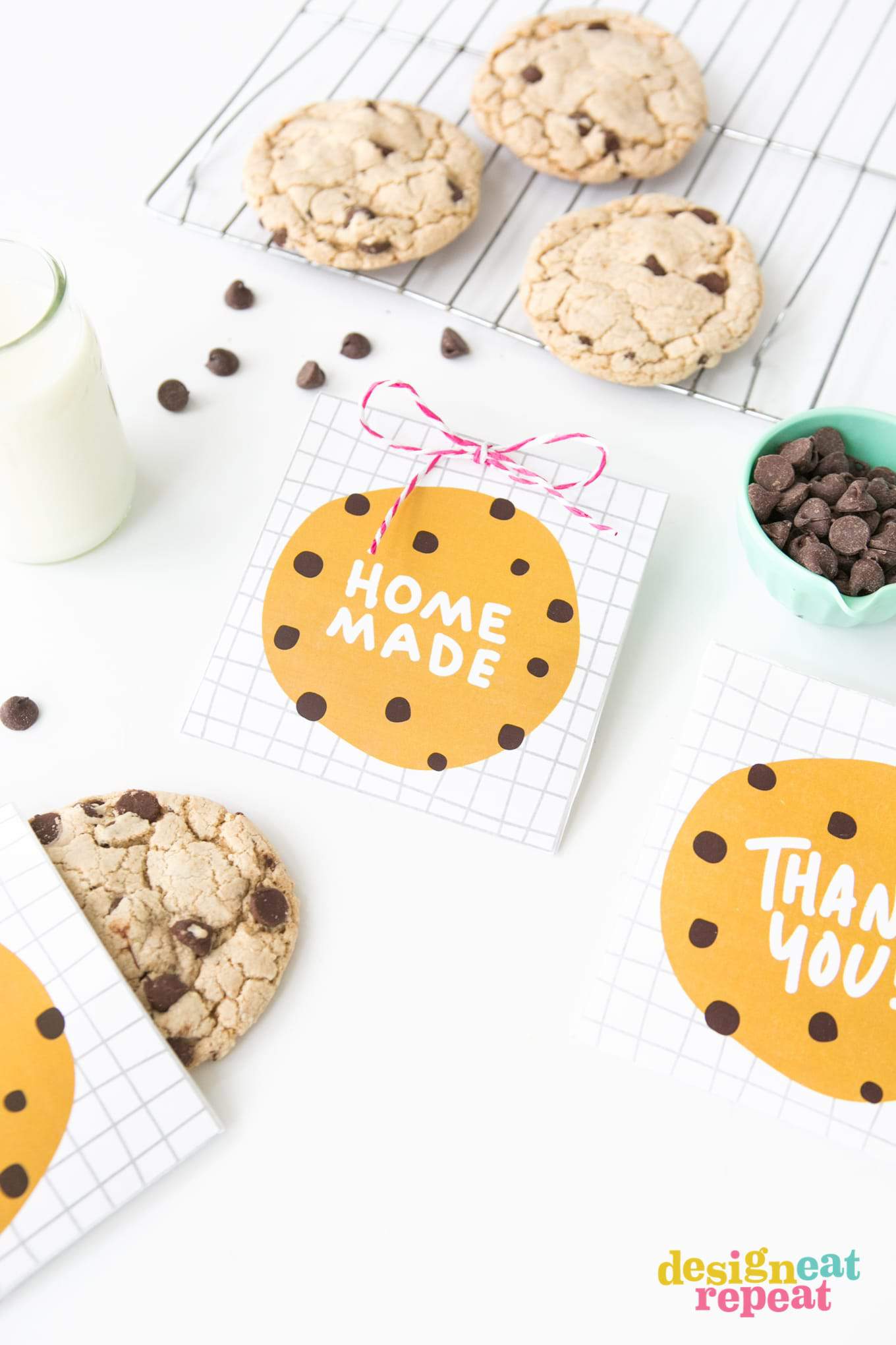 Download these free printable chocolate chip cookie bags for a quick party favor, teacher appreciation gift, or just as a simple thank you treat!