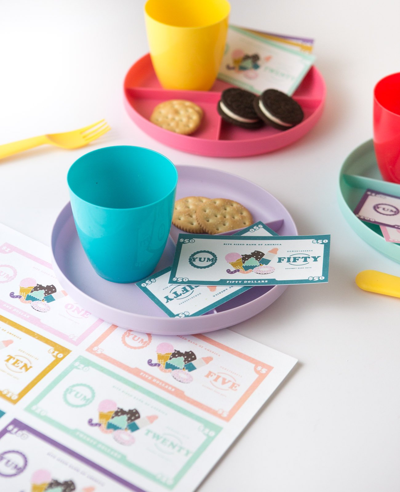 Play restuarant with dessert themed free printable play money for kids, $1, $5, $10, $20, $50, $100