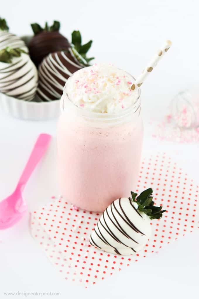 Strawberry Cream Vanilla Bean Frappuccino - would make a fun Valentines Day drink! Yum!