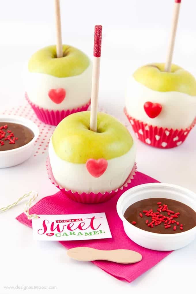 Valentine's Day Caramel Apple Kit with You're As Sweet as Caramel Tags! Download at Design Eat Repeat!